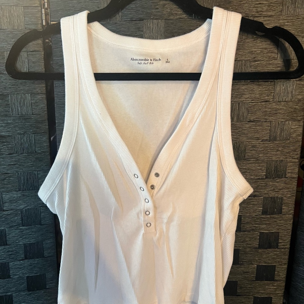 Abercrombie & Fitch White Sleeveless Buttoned Tank Top